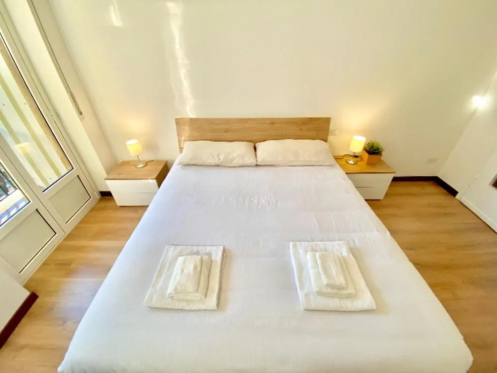 15 Minuti Dal Duomo- Metro-Design Apartment Milan 0*,  Italy